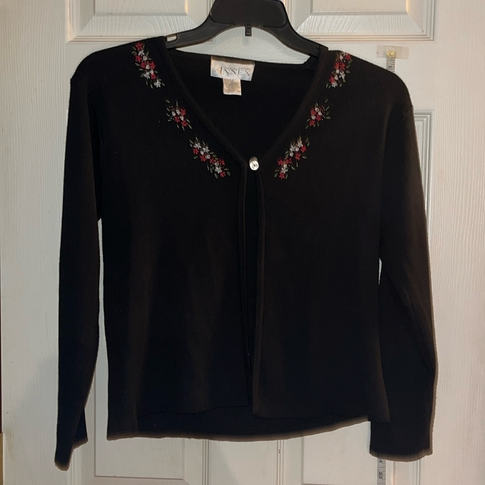 Casual corner annex-S-black-Floral stitching,1 button to close, cardigan sweater